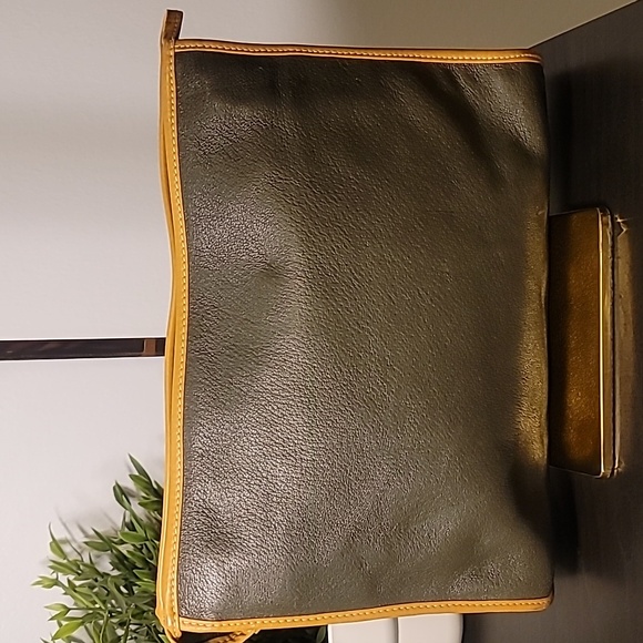 RARE VINTAGE GUCCI PLUS CLUTCH - Picture 4 of 13